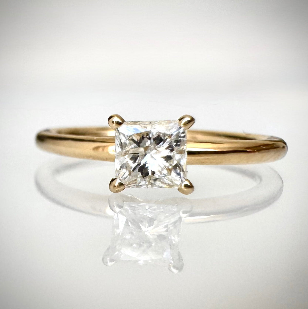 IGI-sertifioitu 0,46 ct Princess-luonnontimanttisormus – 14K Keltakulta