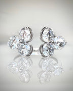2,17 ct Open Cluster Timanttisormus – 14K Valkokulta | HRD Antwerp Jewellery Report