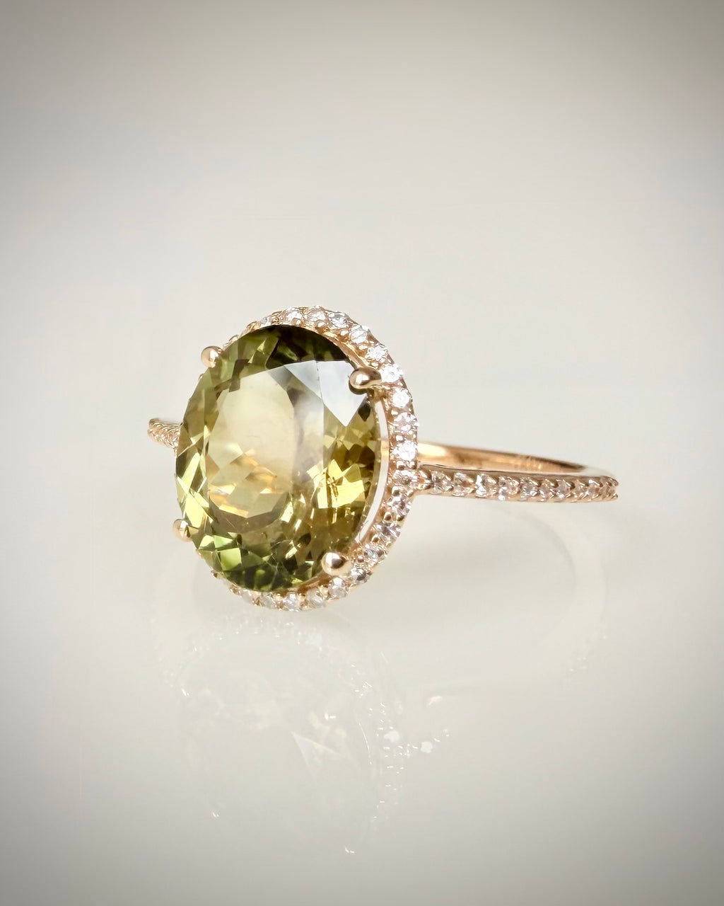 Luonnollinen turmaliinisormus 2,59 ct 14K keltakultaa