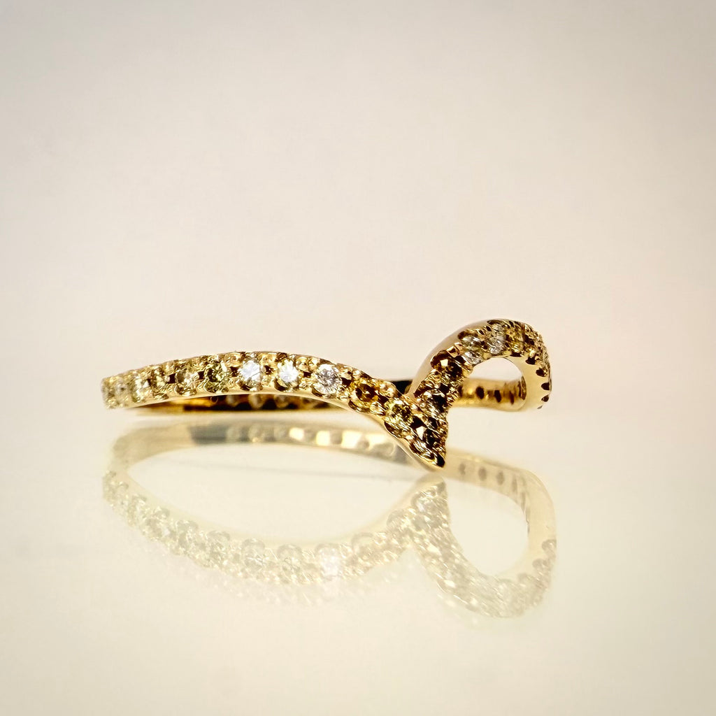 14K Chevron timanttisormus 0,38 ct – Keltakulta