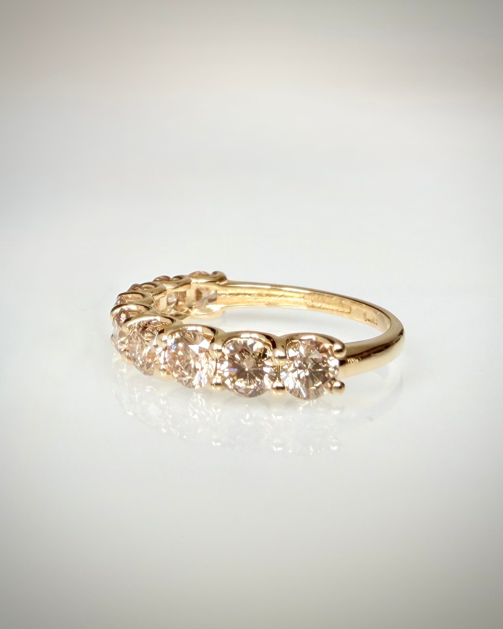 14K kultainen timanttirivisormus 1,99 ct – Light Champagne