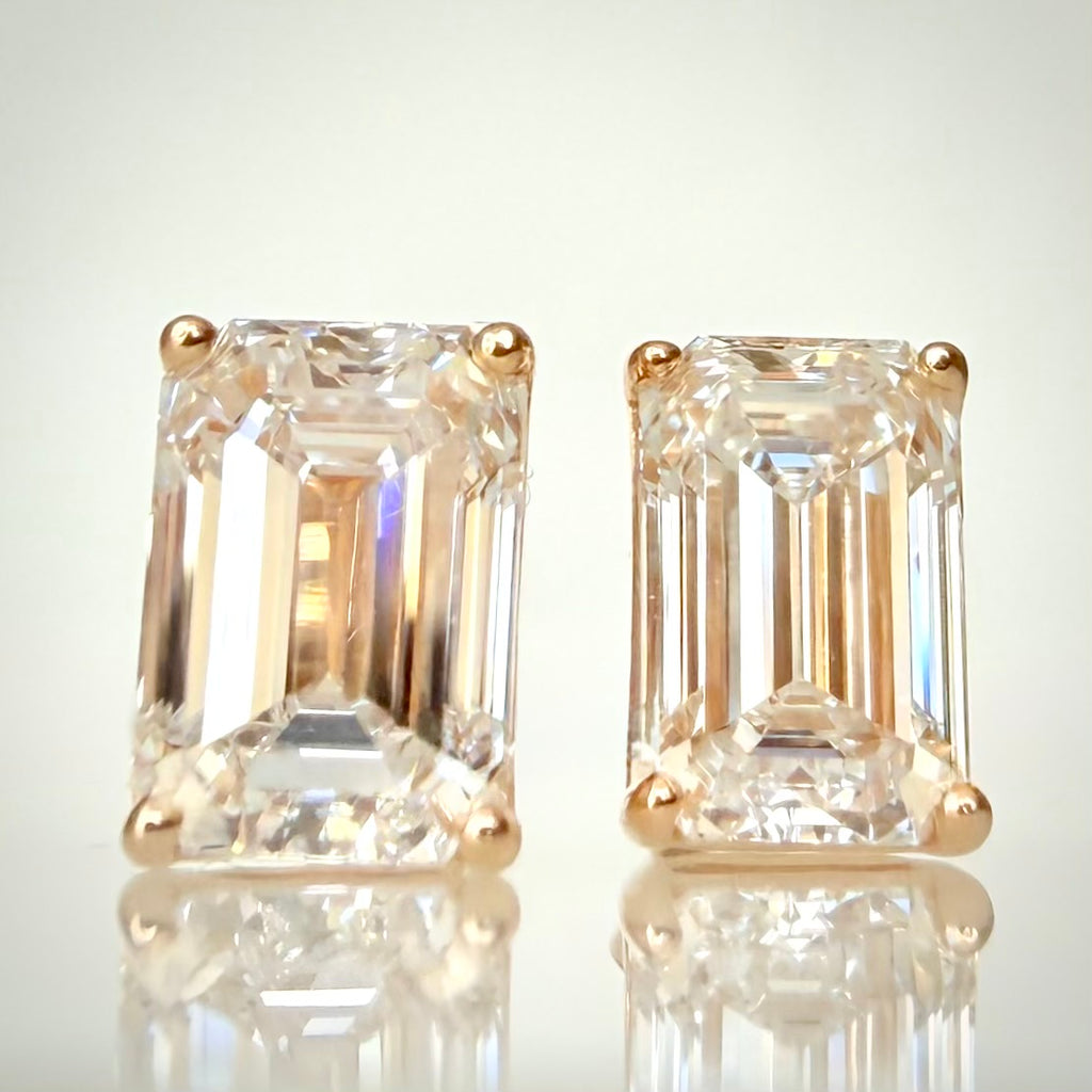 14 kt keltakultaiset smaragdihiotut timanttikorvakorut 2,13 ct – IGI