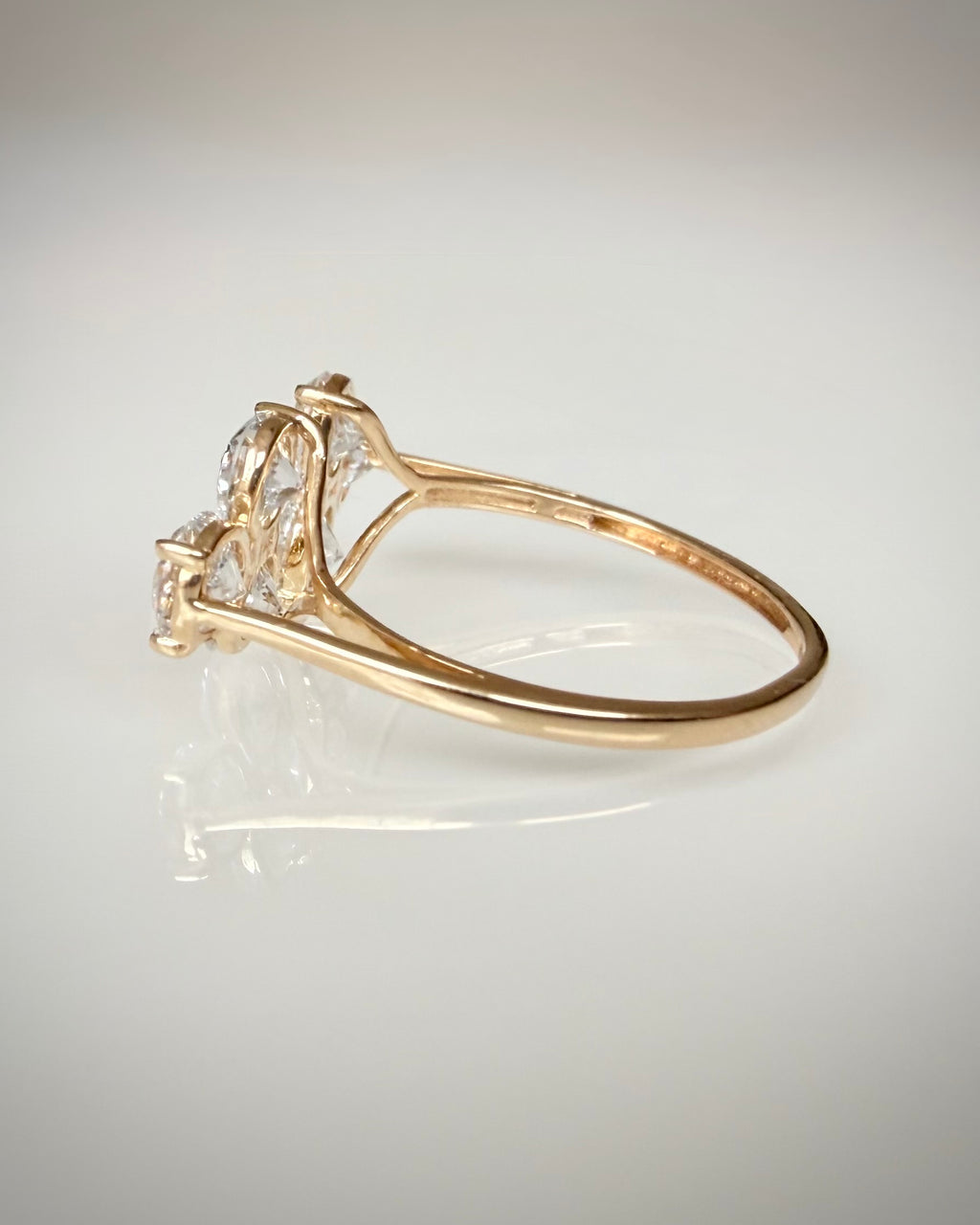 Timanttisormus 2,13 ct:n Luxury Cluster 14k keltakulta