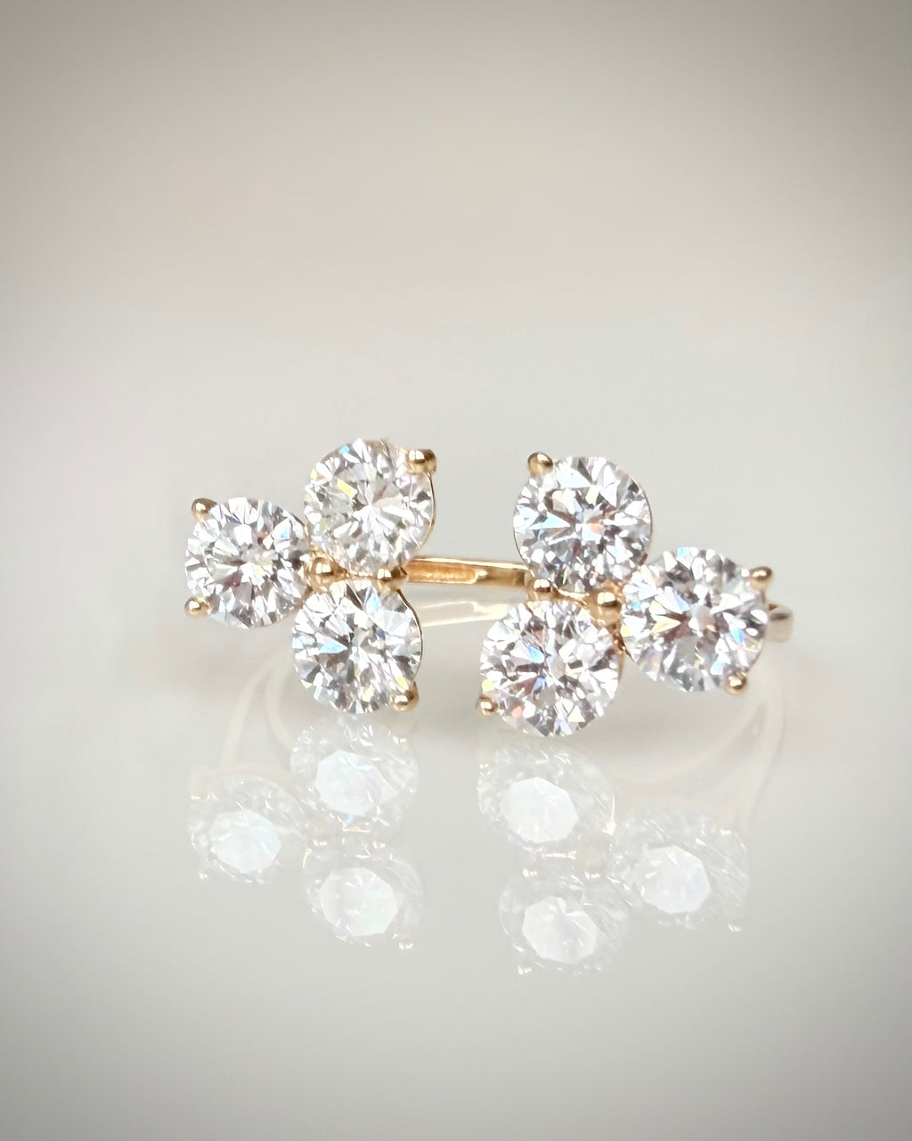 Timanttisormus 2,13 ct:n Luxury Cluster 14k keltakulta