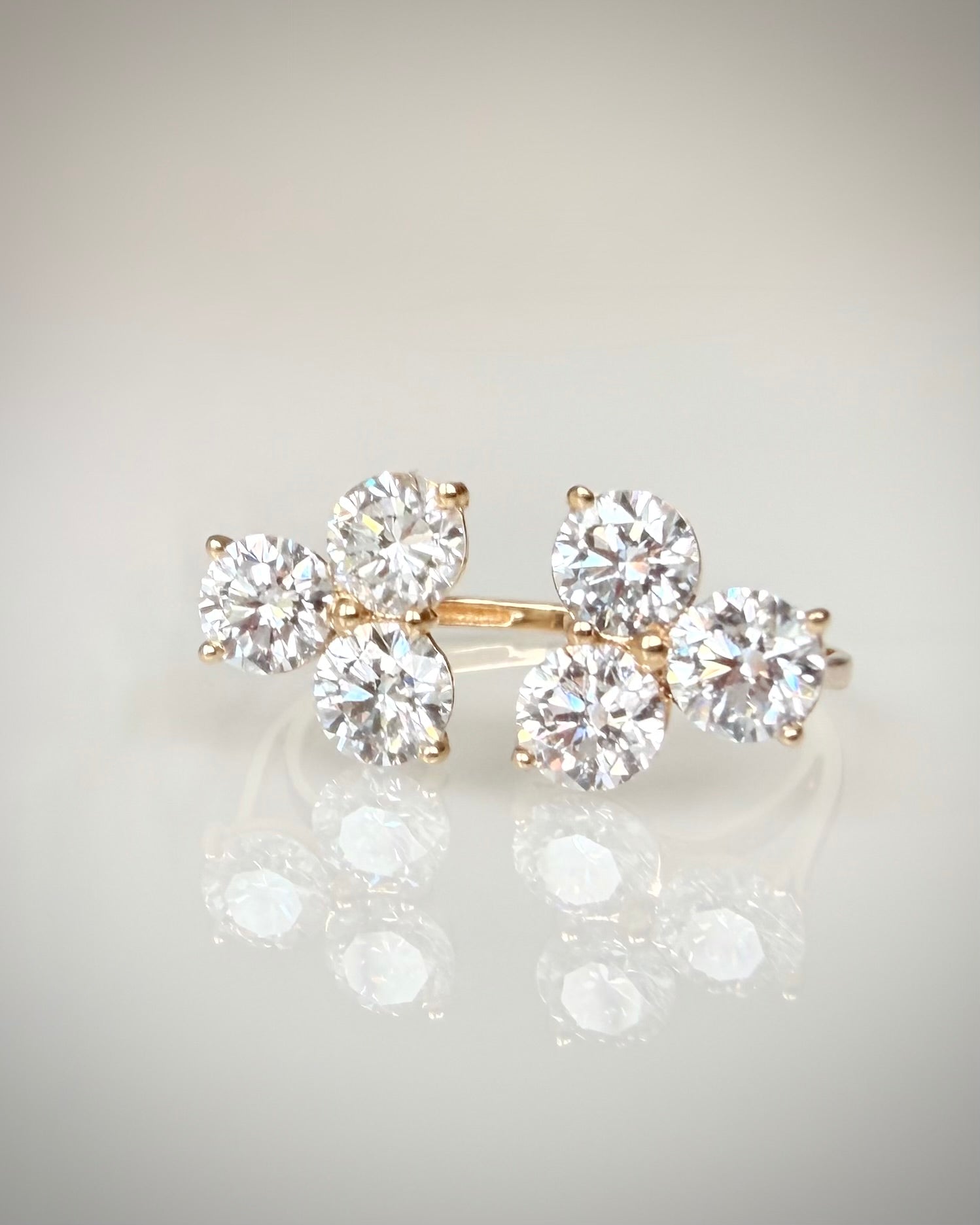 Timanttisormus 2,13 ct:n Luxury Cluster 14k keltakulta