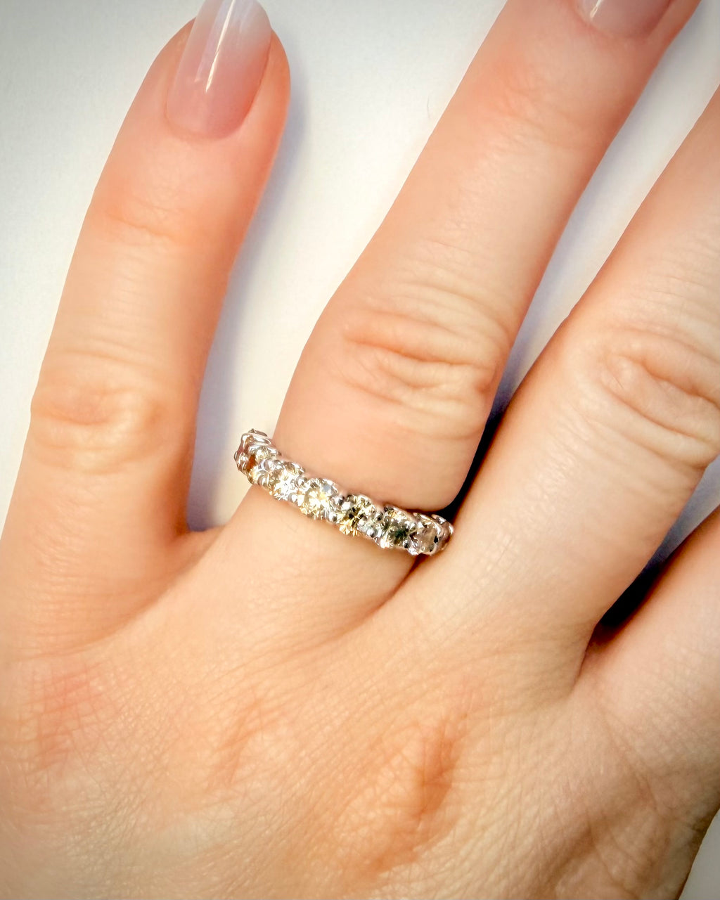 14K valkokultainen timanttirivisormus 2,00 ct
