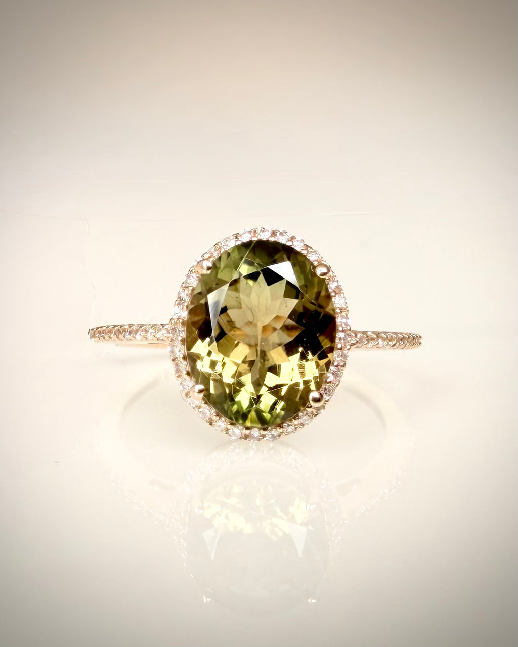 Luonnollinen turmaliinisormus 2,59 ct 14K keltakultaa