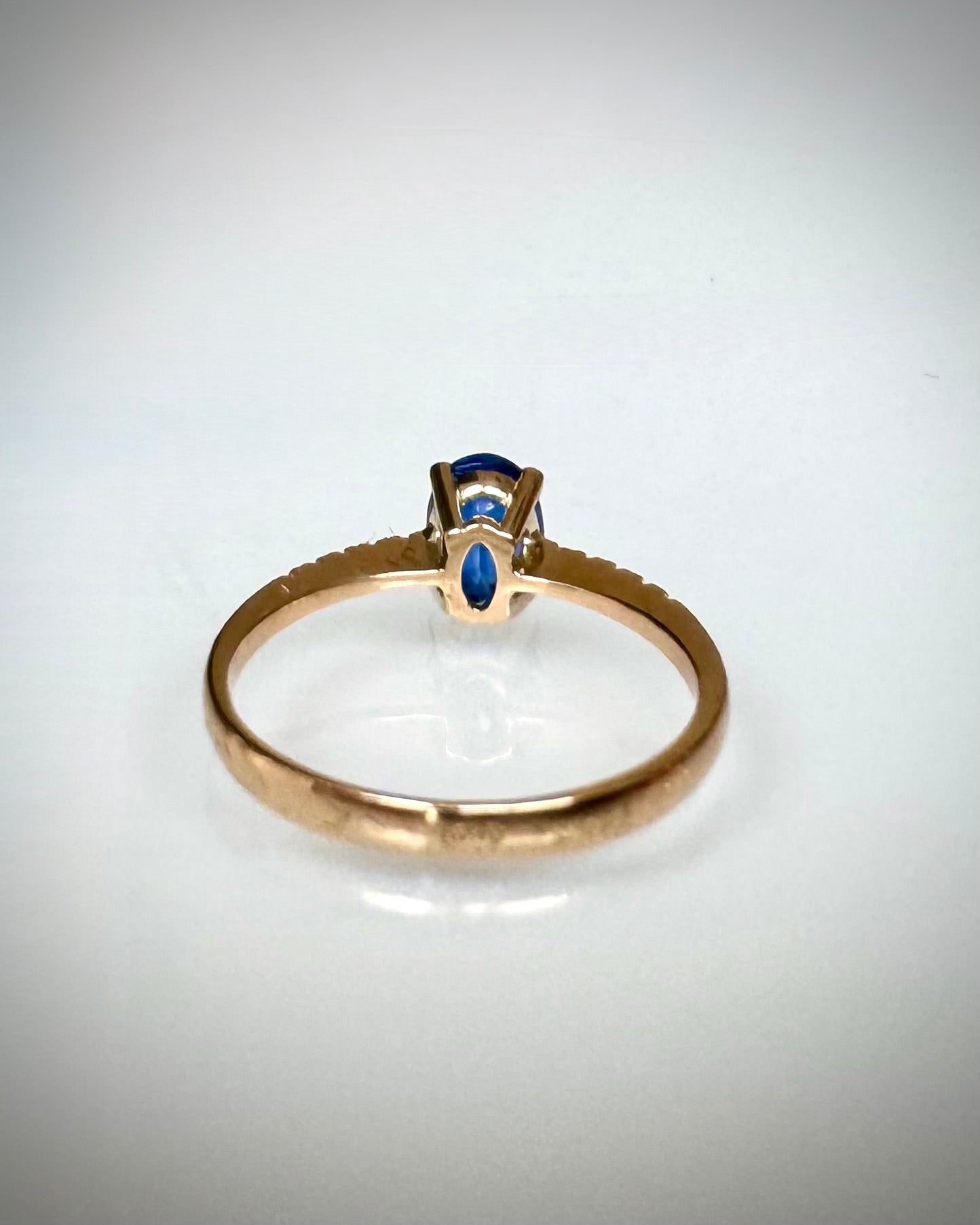 14K kultainen safiiri- ja timanttisormus 0,70 ct