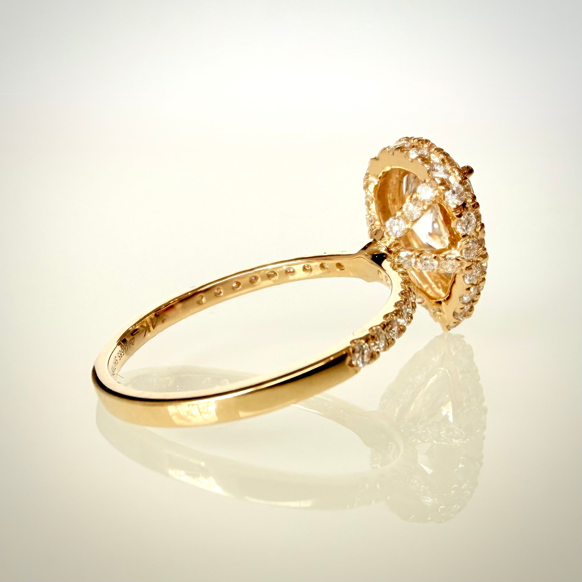 2,60 ct Pear Halo -timanttisormus – Hidden Halo – 14K keltakulta – IGI