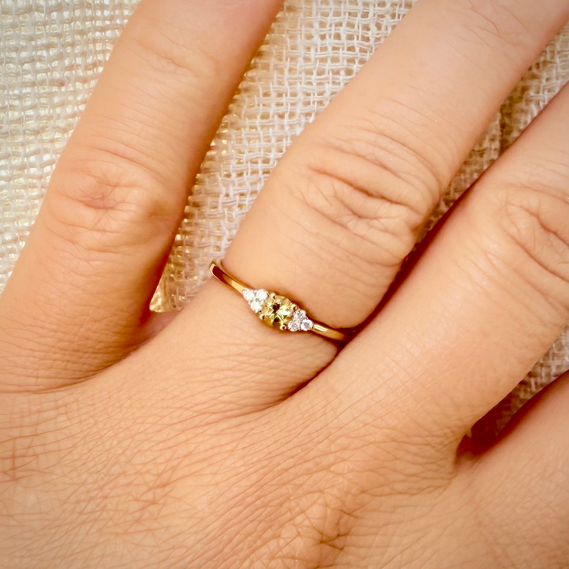 14K Kultasormus 0,16 ct Heliodori & 0,06 ct Luonnontimantit | HRD Antwerp