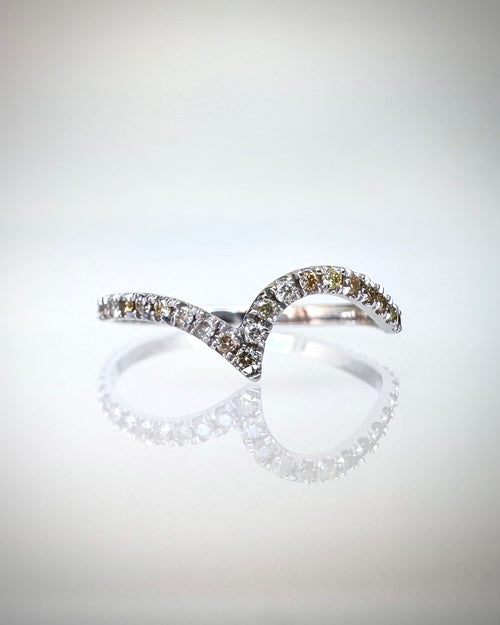 14K Chevron timanttisormus 0,38 ct | Luonnontimantit | Valkokulta