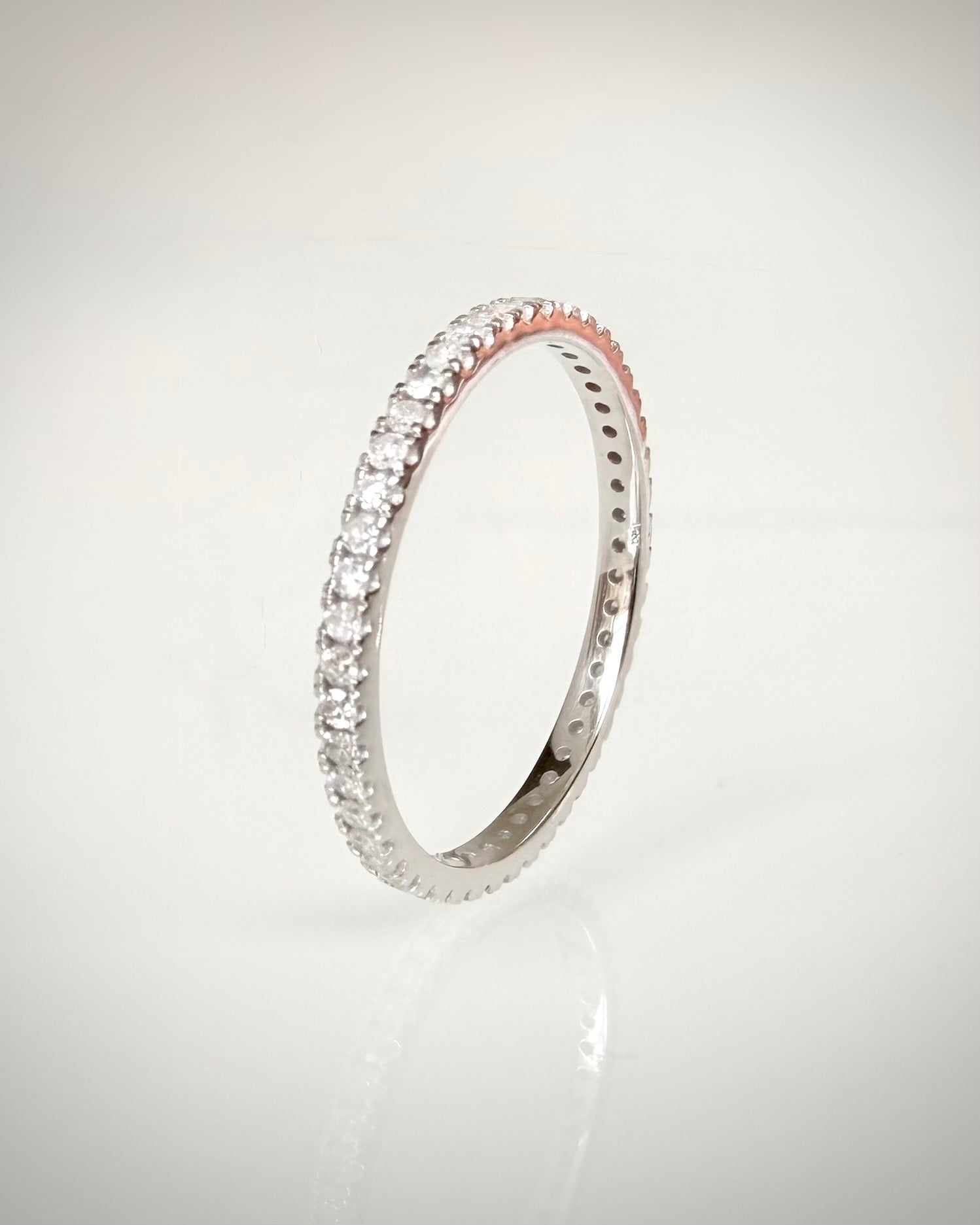 14K Full Eternity timanttisormus 0,38 ct