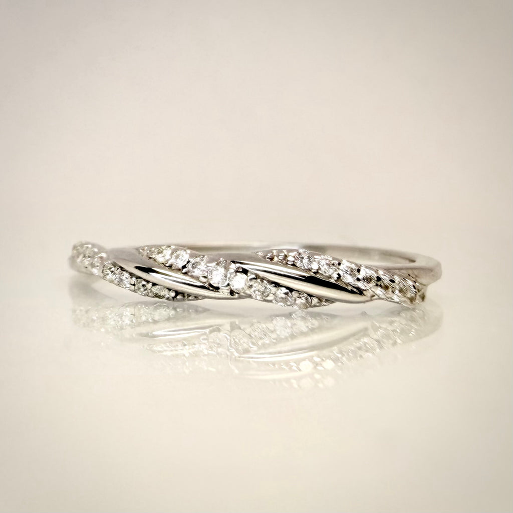 Timanttisormus 0,24 ct 14k valkokulta Italy