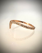 14K ruusukultainen V-mallinen timanttisormus 0,33 ct