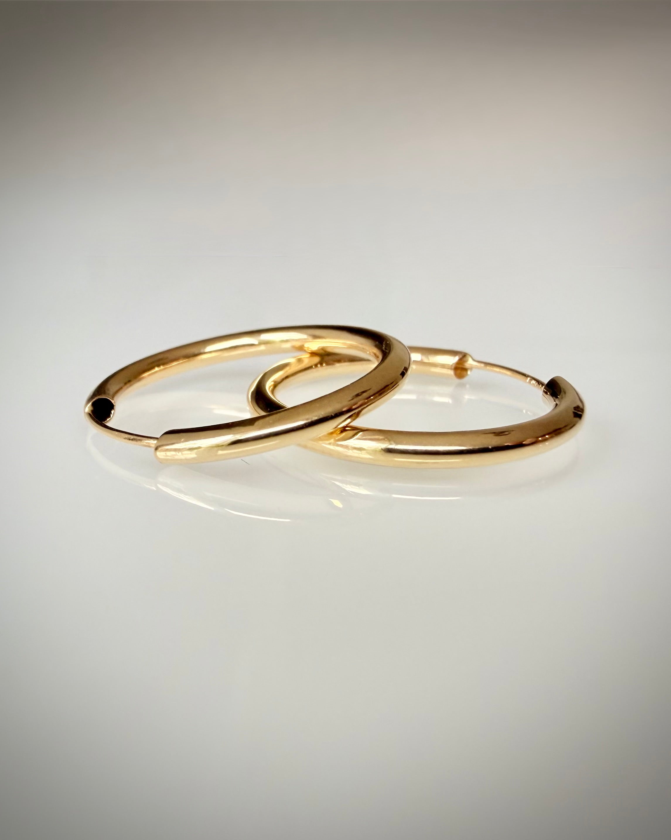 18k kultaiset rengaskorvakorut 20 mm