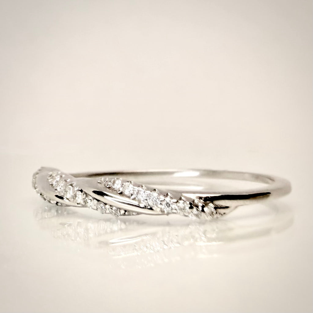 Timanttisormus 0,24 ct 14k valkokulta Italy