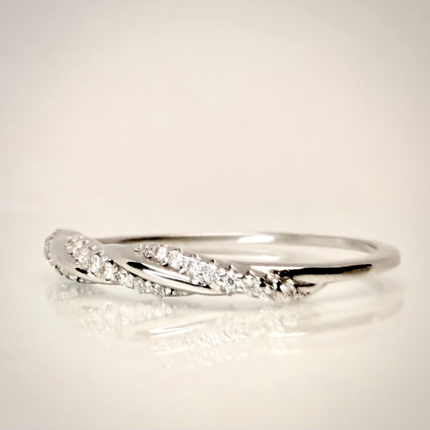 Timanttisormus 0,24 ct 14k valkokulta Italy
