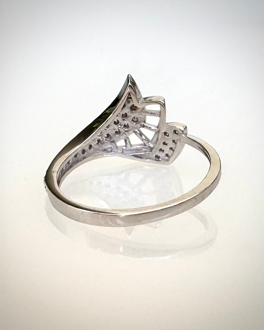 14K valkokultainen timanttisormus 0,40 ct