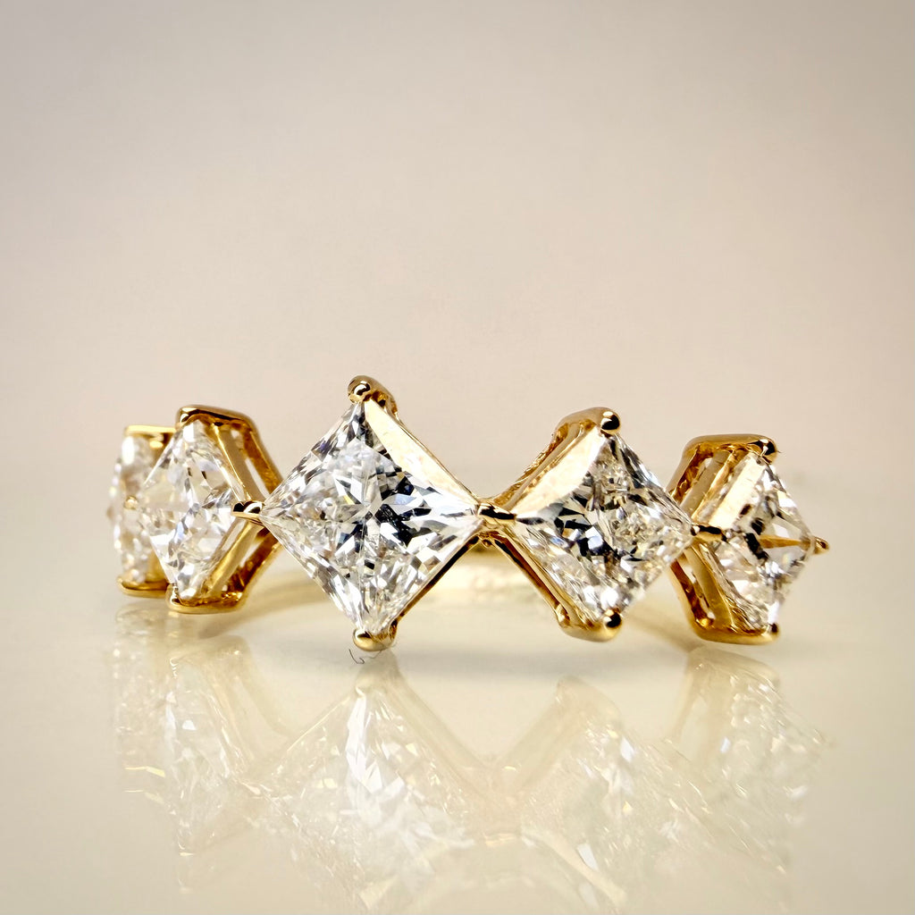 2,26 ct Princess Timanttisormus – 14K Keltakulta | HRD Antwerp Jewellery Report