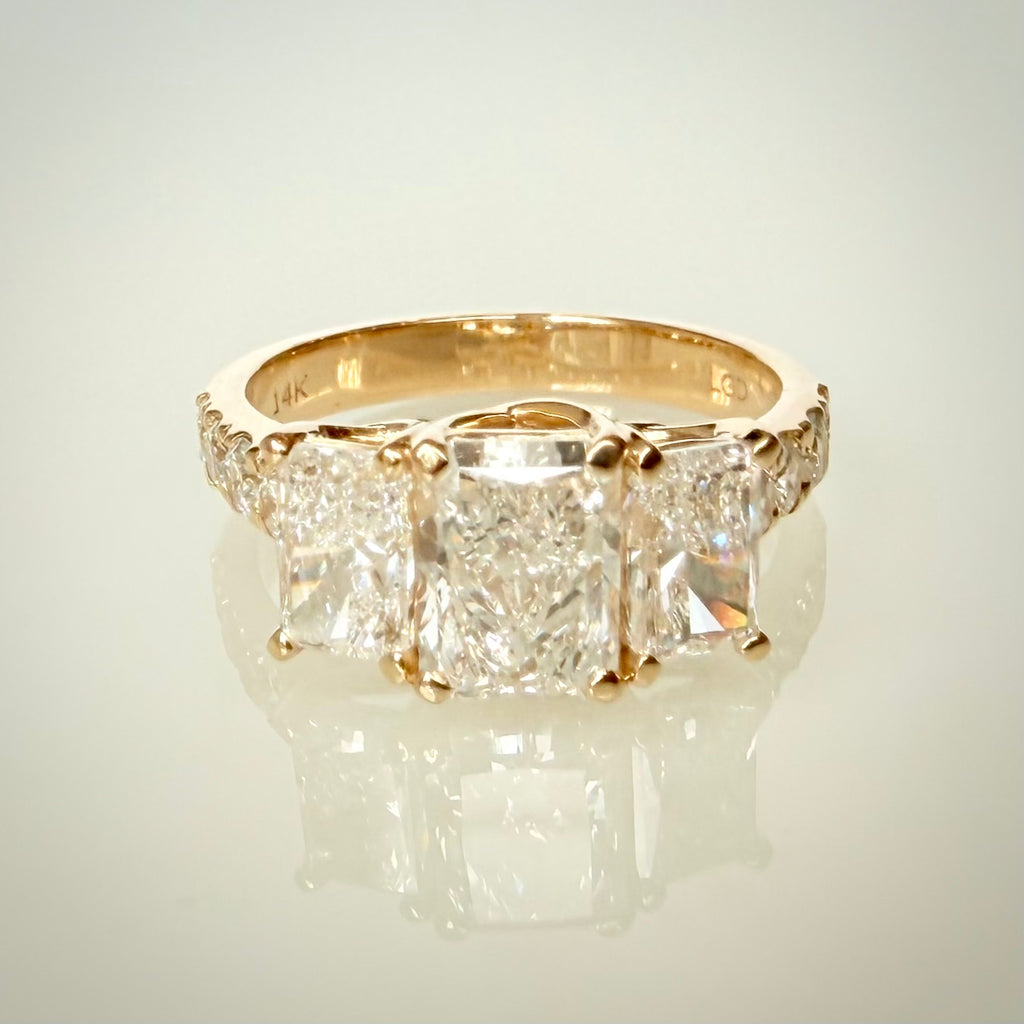 3,01 ct Radiant Trilogy -timanttisormus – 14K keltakulta – IGI