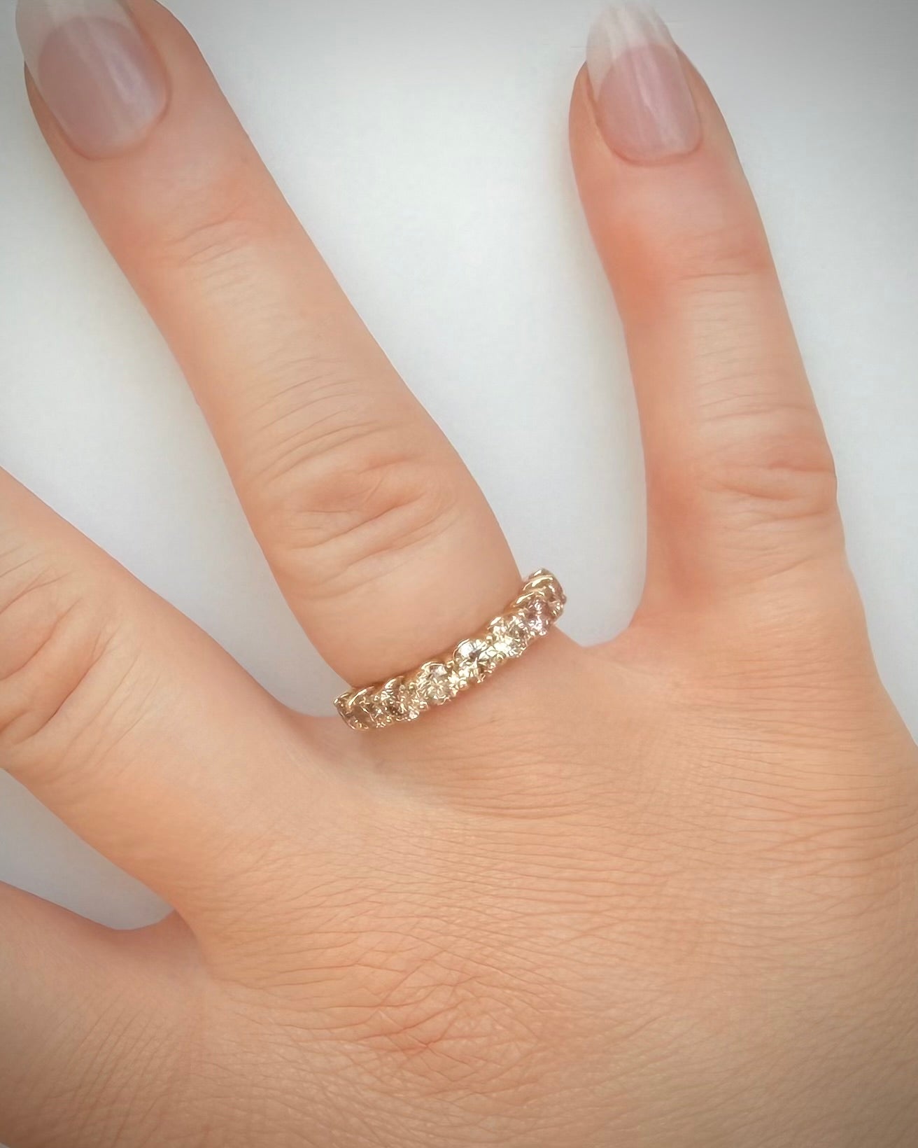 14K kultainen timanttirivisormus 1,99 ct – Light Champagne