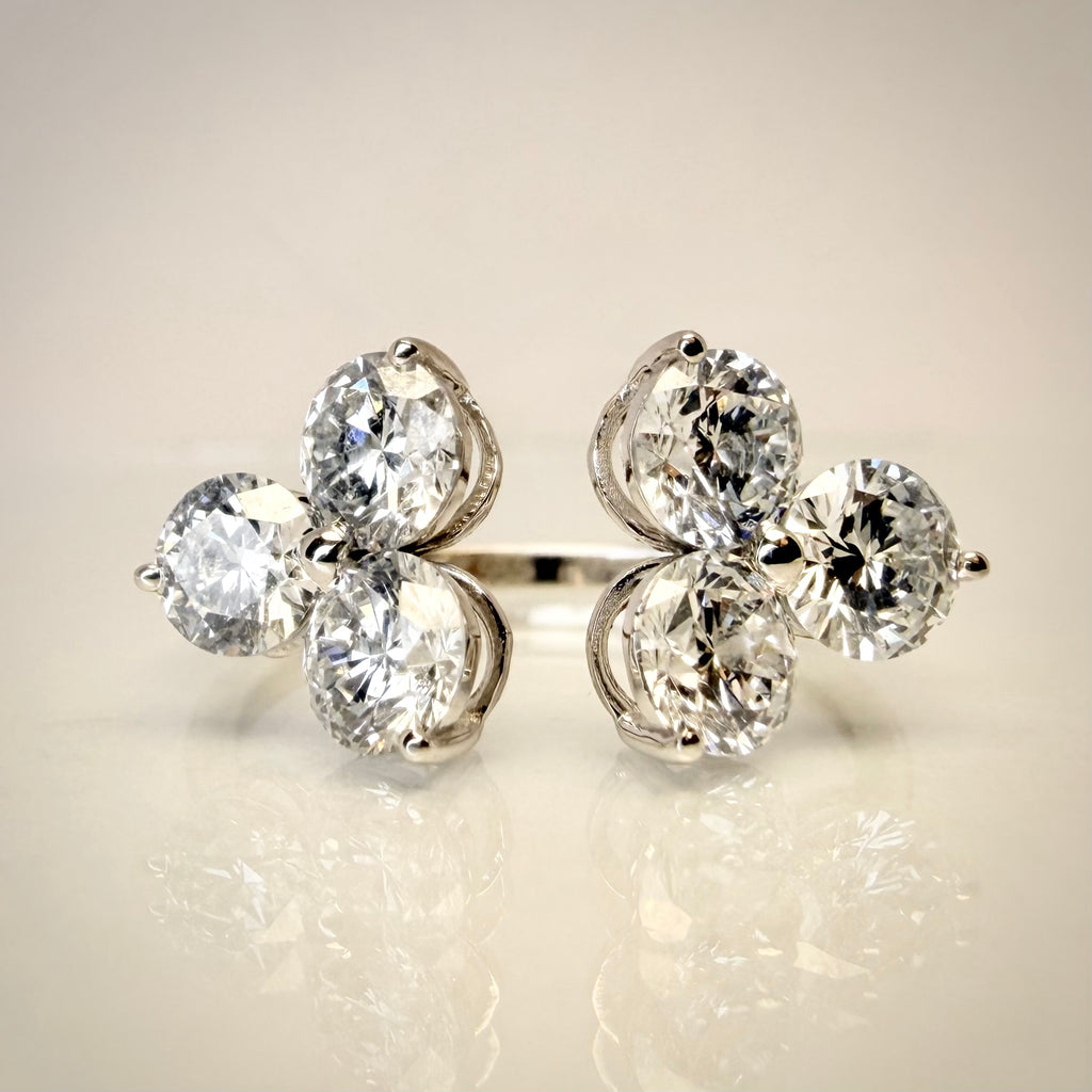 2,17 ct Open Cluster Timanttisormus – 14K Valkokulta | HRD Antwerp Jewellery Report