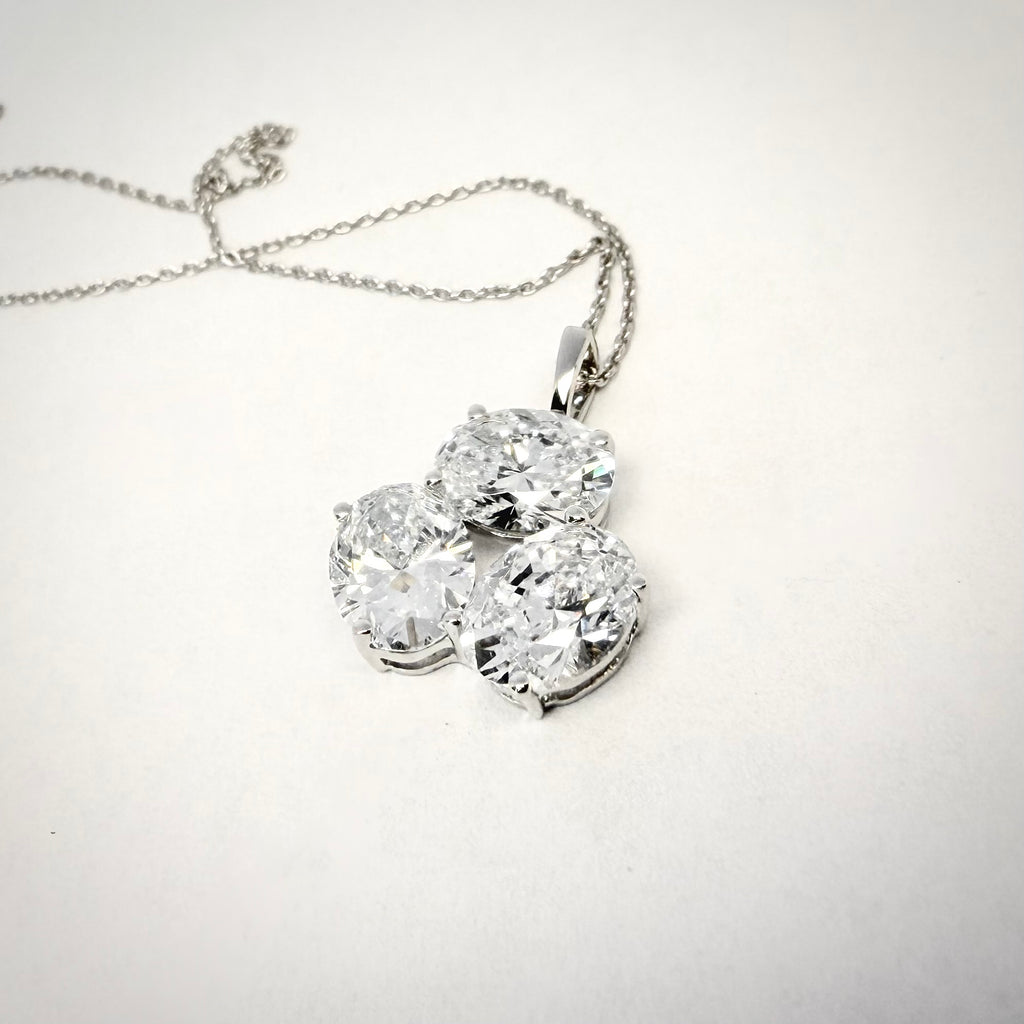 14K Valkokultainen Timanttiriipus 2,26 ct
