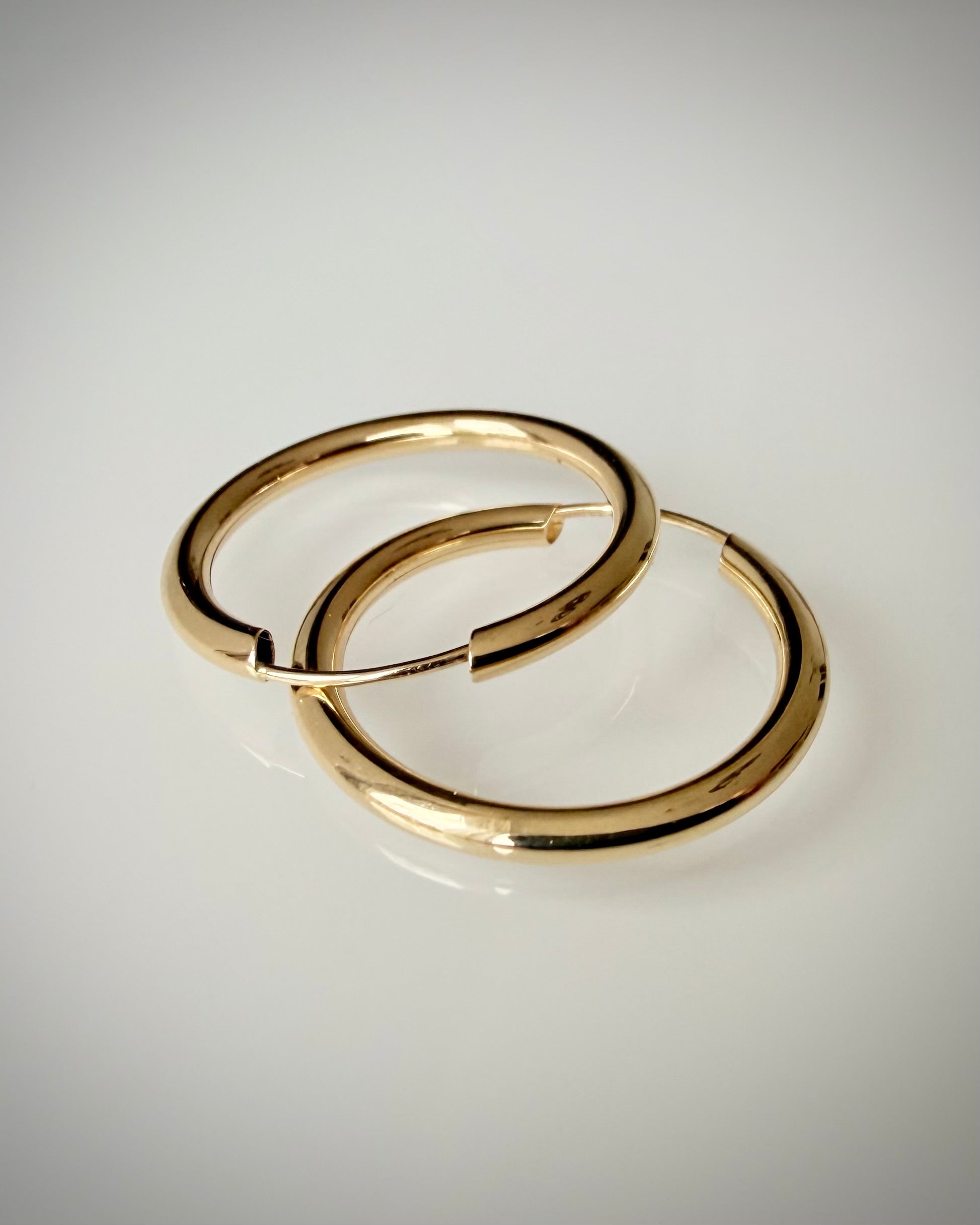 18k kultaiset rengaskorvakorut 20 mm