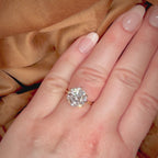 5,07 ct solitaire-timanttisormus – F VVS2 Ideal – 14K keltakulta – IGI videolla sormessa