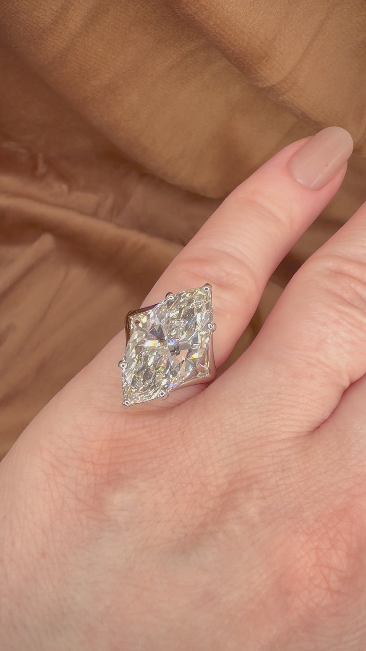 8,19 ct Marquise Cut -timanttisormus sormessa videolla videolla sormessa