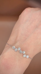 14 kt valkokultainen timanttirannekoru 2,63 ct – HRD ranteessa videolla