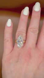 10,09 ct Marquise Cut -timanttisormus sormessa videolla