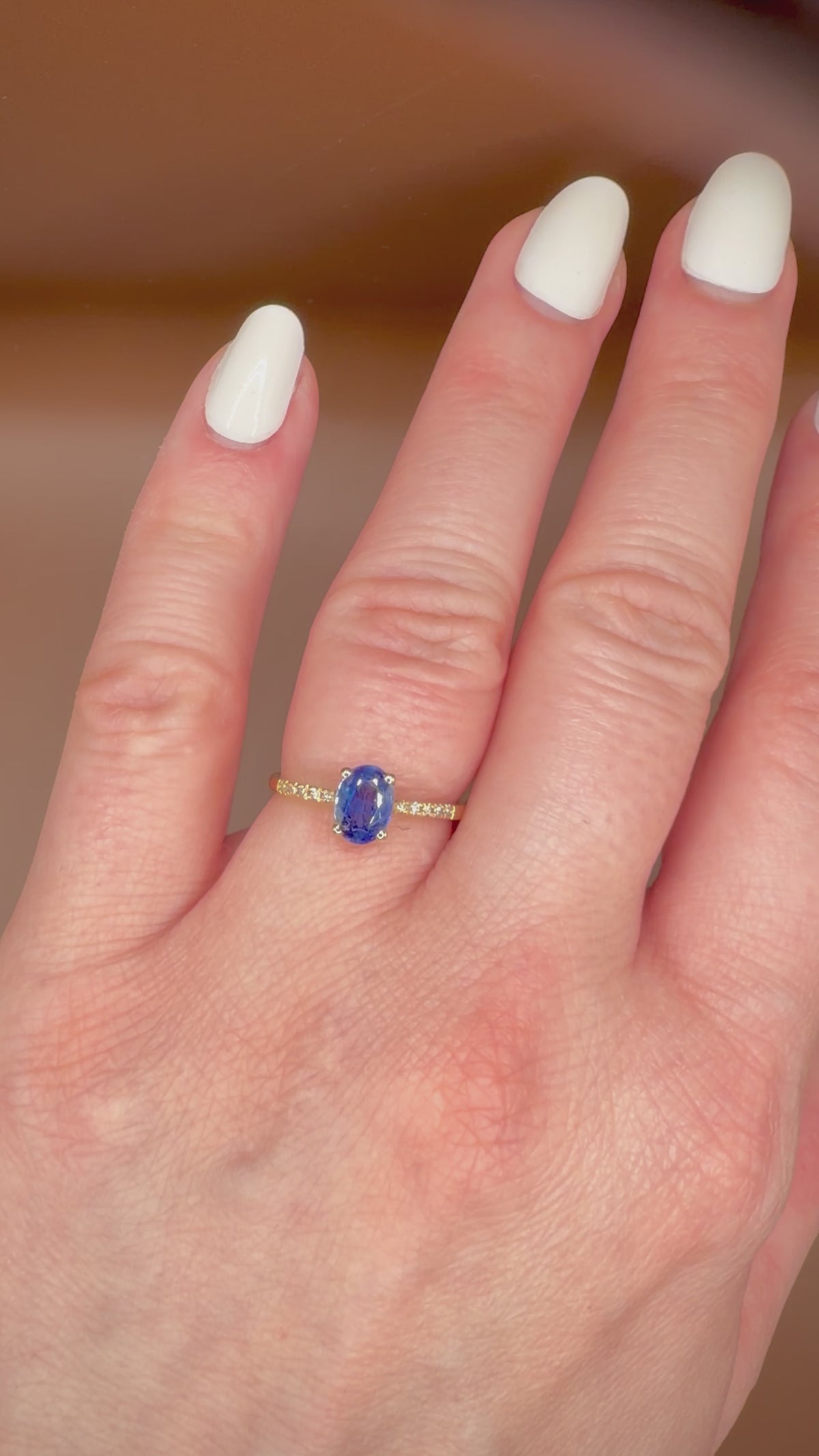 14K kultainen safiiri- ja timanttisormus 0,70 ct videolla sormessa